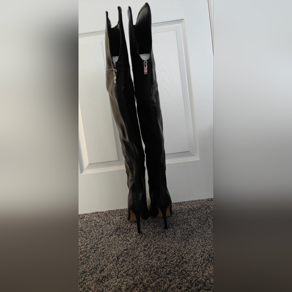 NWOT Elegant Black Thigh-High Women's Boots, Size 41 (9) - Picture 3 of 5